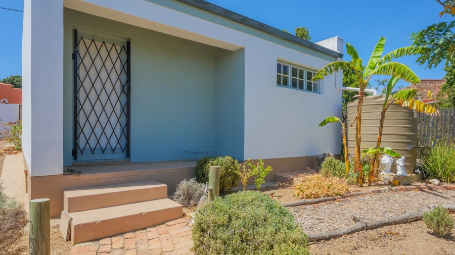 2 Bedroom Property for Sale in Napier Western Cape